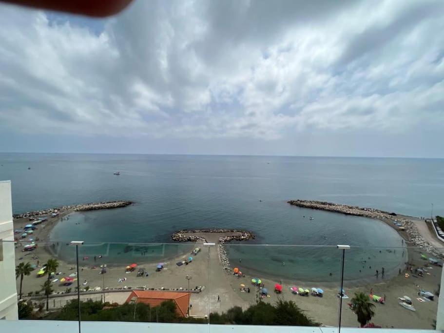 Benalmadena Costa Malaga Apartamento Muy Acogedor Con Vistas Al Mar Terraza Gigante Para Verano E Invierno Parking Exterior photo