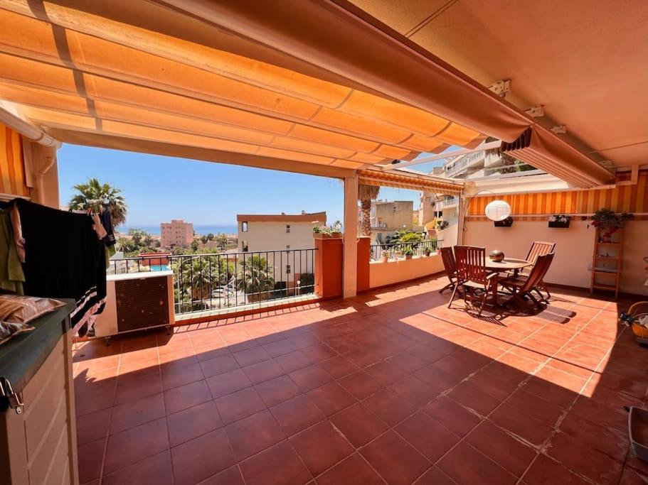 Benalmadena Costa Malaga Apartamento Muy Acogedor Con Vistas Al Mar Terraza Gigante Para Verano E Invierno Parking Exterior photo